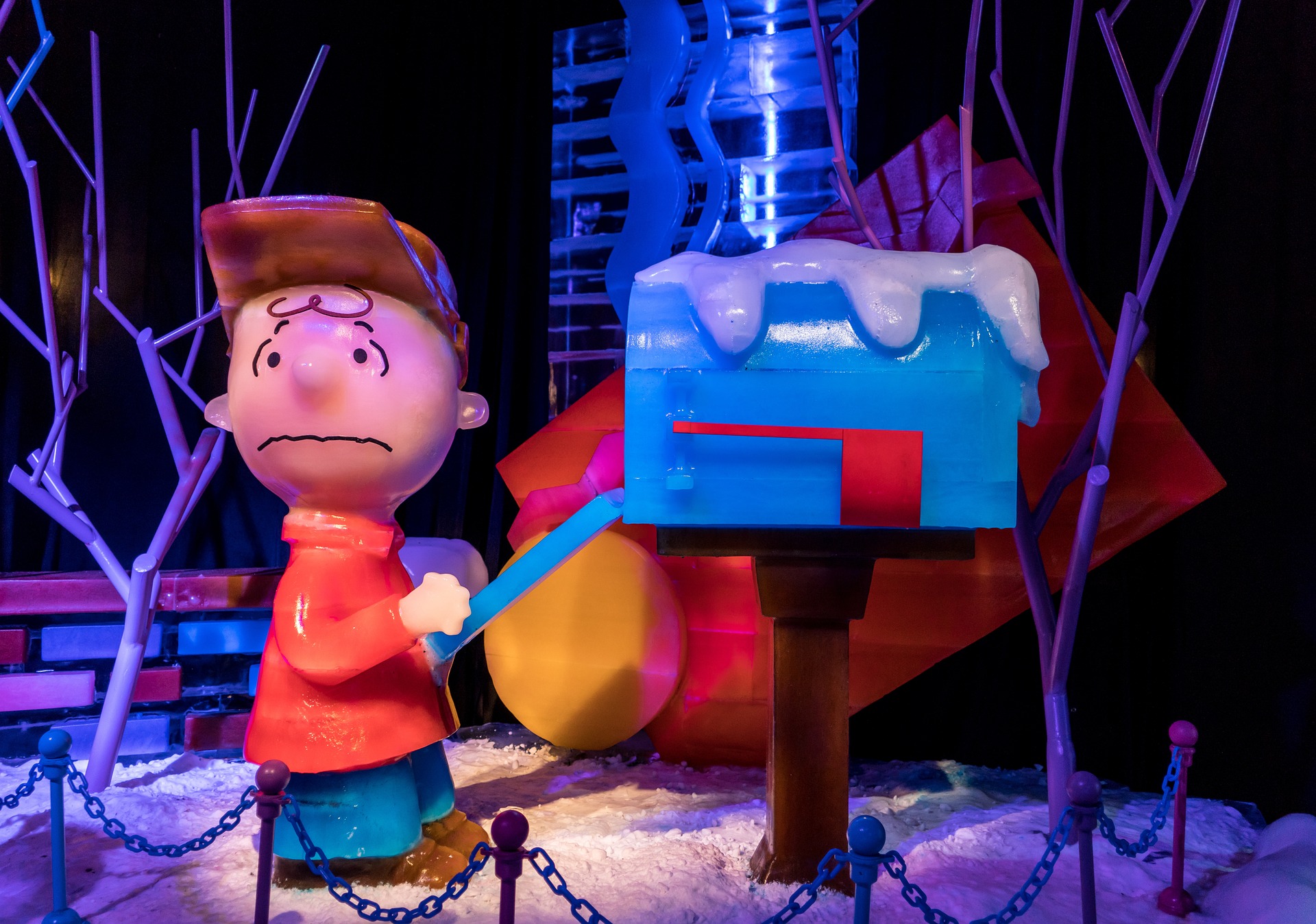 Ice sculpture of Charlie Brown at mailbox